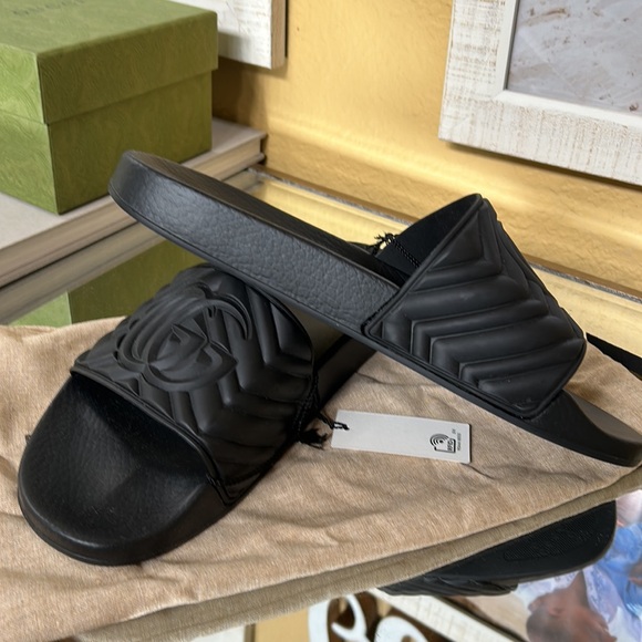 Gucci GG Quilted Rubber slides size 10! - Picture 7 of 7